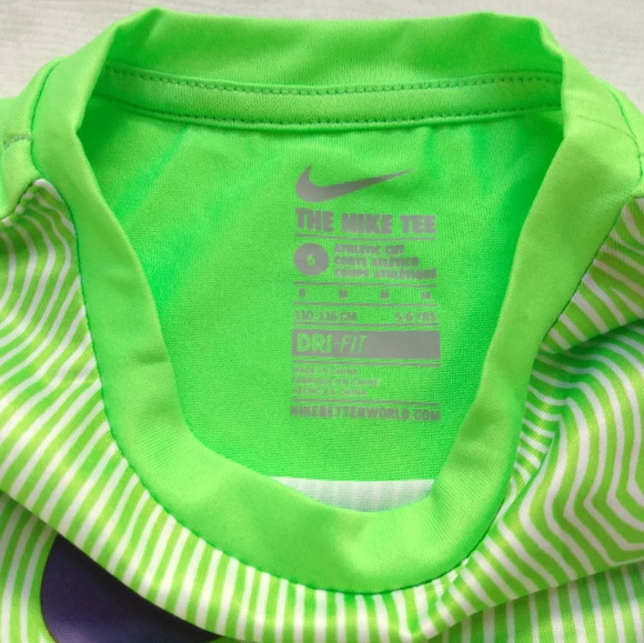 NIKE kids Bundle green muscle T and neon yellow shorts - Picture 3 of 8